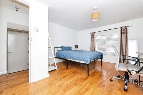 1 bedroom flat for sale, Pier Road, Northfleet, Gravesend, Kent, DA11