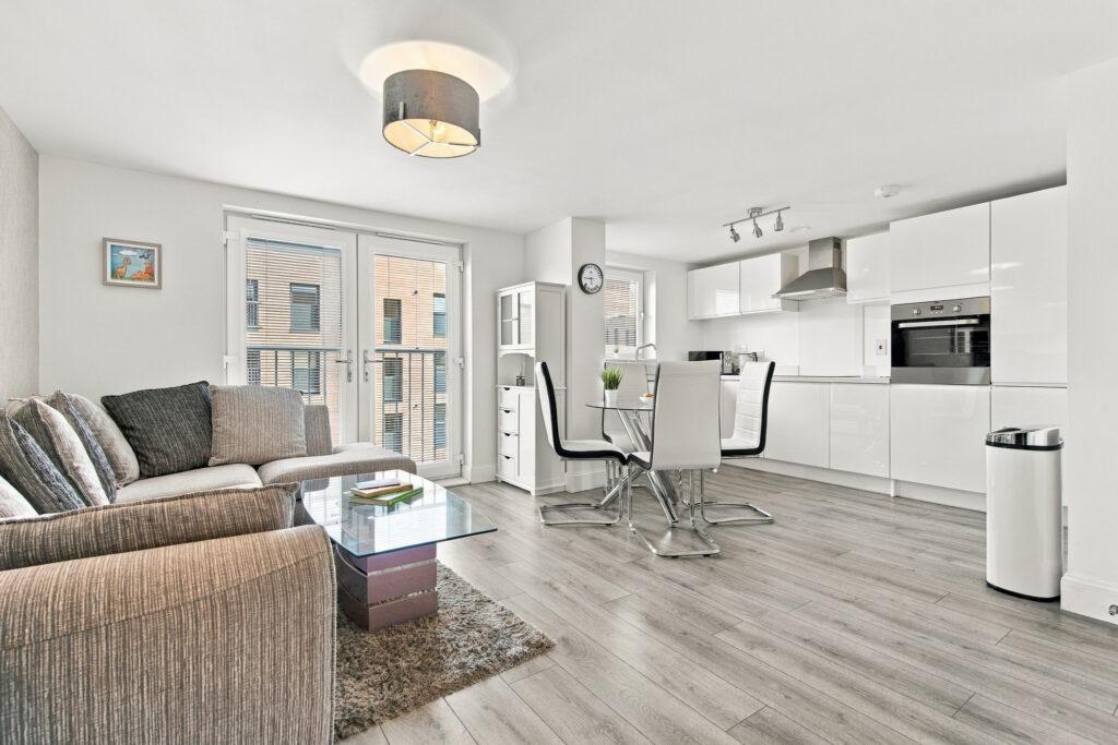 Apartment in Edinburgh, Leith Central - View 2