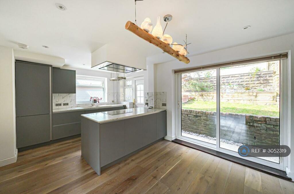House in Horsforth, Leeds - View 3