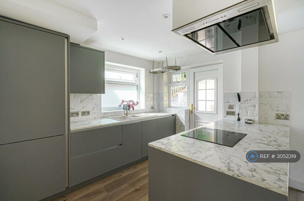 House in Horsforth, Leeds - View 4