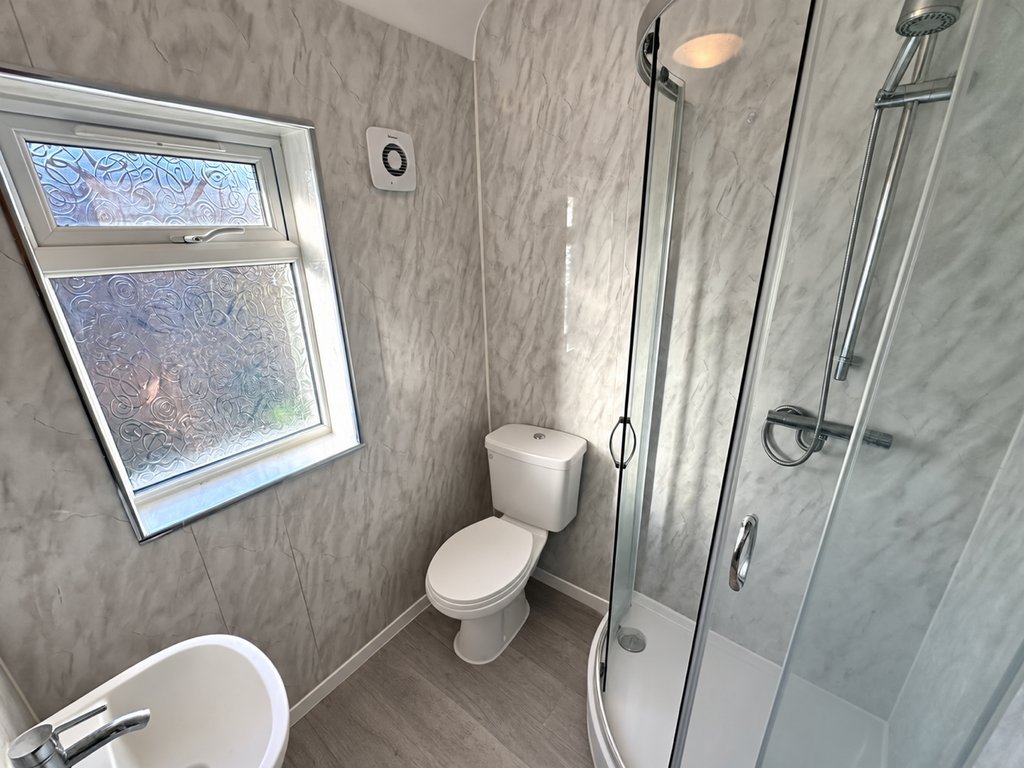 House in Nottingham, Nottinghamshire - View 4