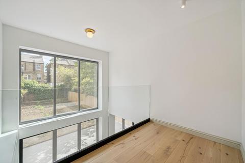 5 bedroom semi-detached house for sale, Barry Road, London SE22