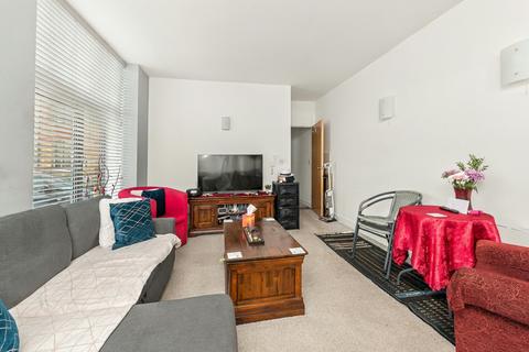 2 bedroom flat for sale, Dewsbury Road, Elland HX5