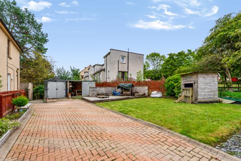 3 bedroom flat for sale