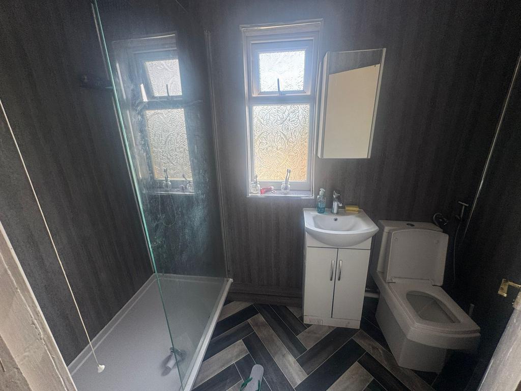 Apartment in Newcastle upon Tyne - View 2