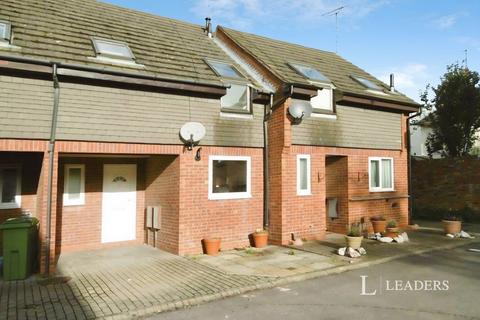 3 bed terraced house for rent in Fairview Close, Cheltenham, GL52