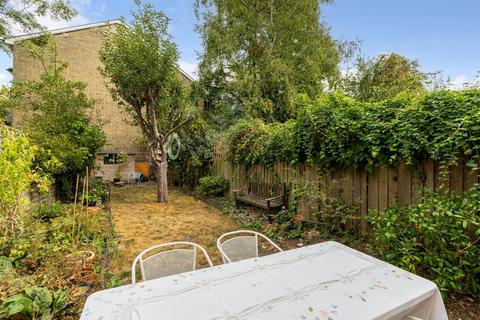 4 bedroom terraced house for sale, Owlstone Road, Cambridge, CB3