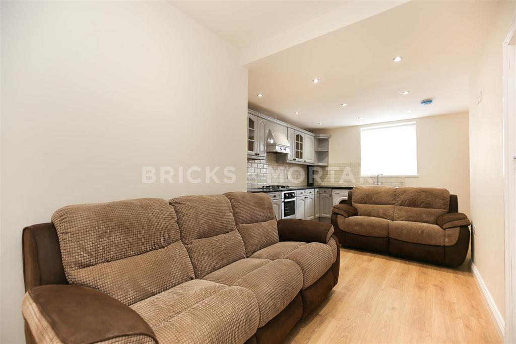 Apartment in Newcastle Upon Tyne - View 2
