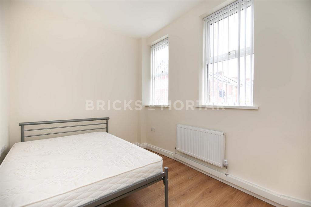 Apartment in Newcastle Upon Tyne - View 4