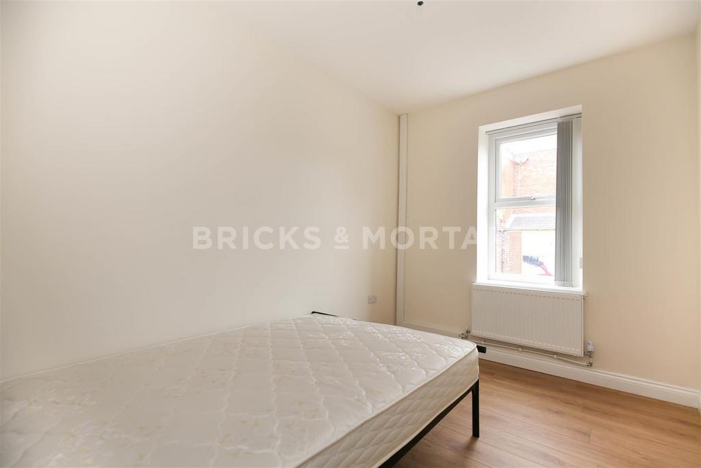 Apartment in Newcastle Upon Tyne - View 5