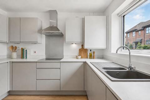 3 bedroom semi-detached house to rent, Forster Way, Stevenage SG1