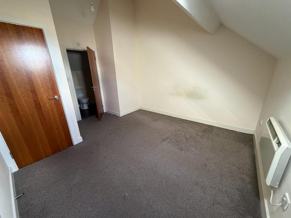 Apartment in Newcastle upon Tyne - View 4