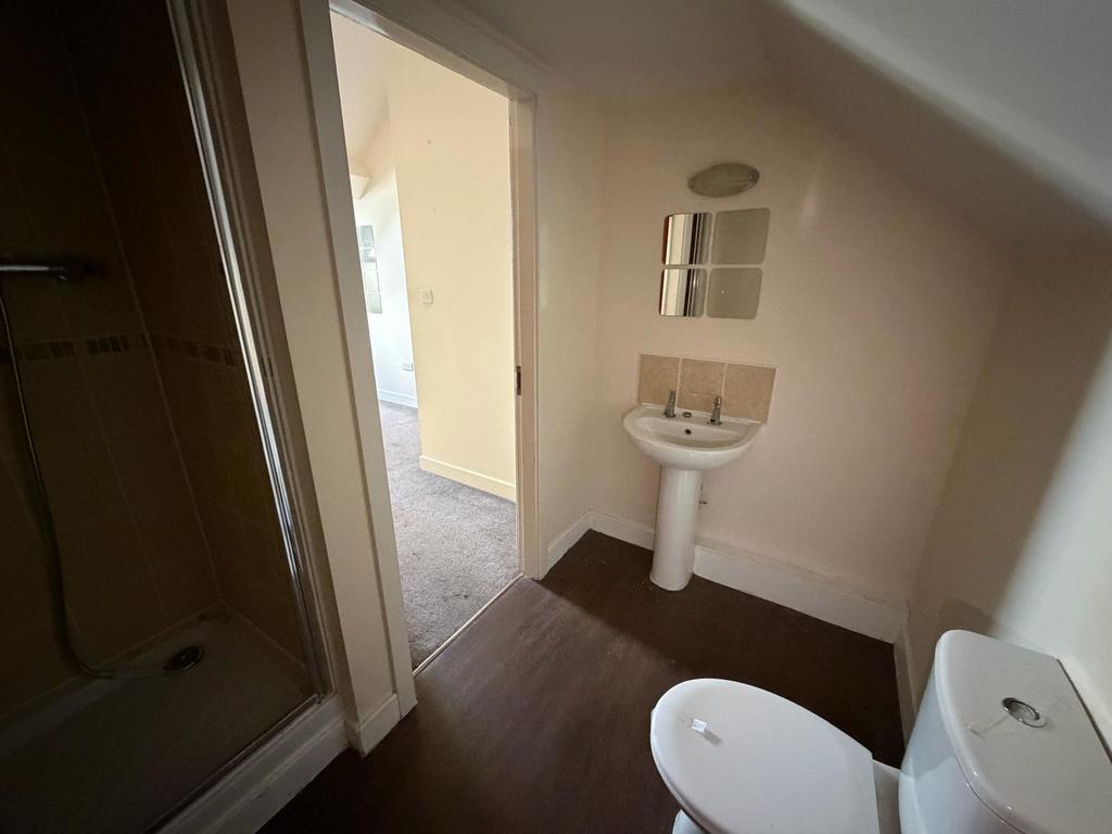 Apartment in Newcastle upon Tyne - View 5