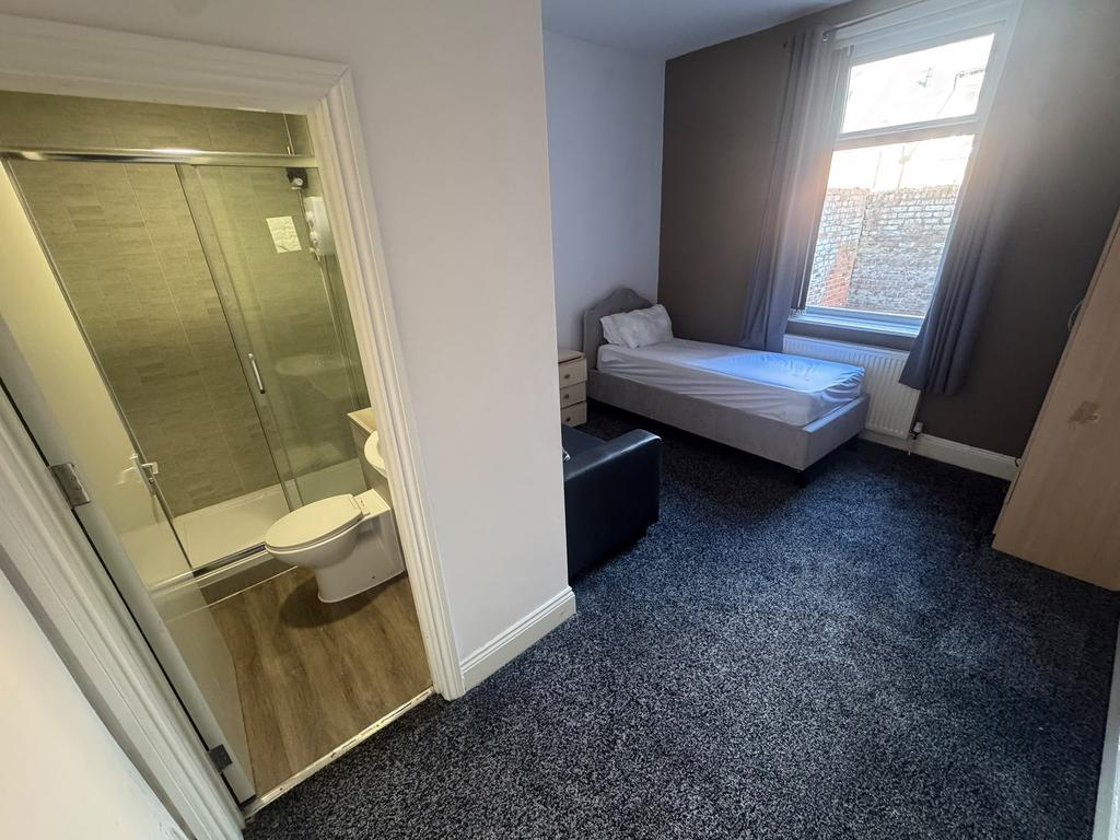 House in Newcastle upon Tyne - View 5