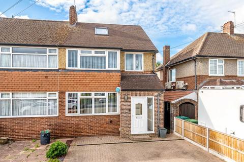 4 bedroom end of terrace house for sale, Dane Road, Ashford TW15