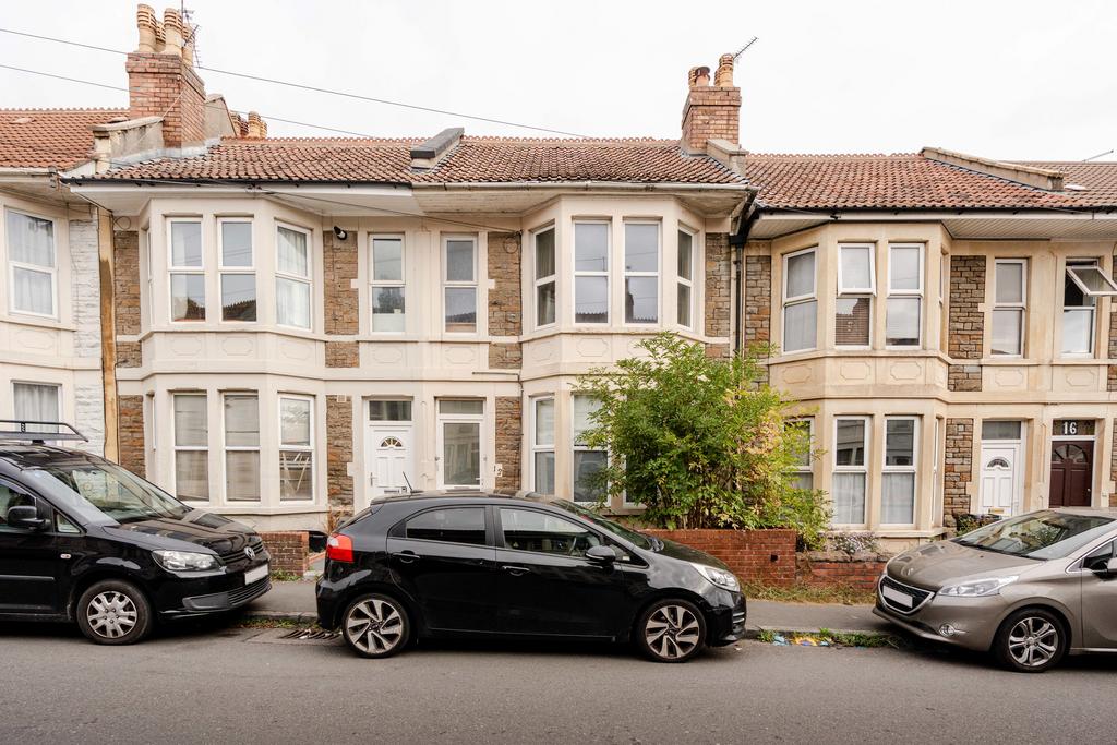 Apartment in Bristol - View 3