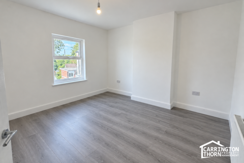 2 bedroom flat to rent, Bearwood Road, Smethwick, B66 4ET