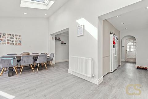 undefined, Whitefields Road, Cheshunt, Waltham Cross, Hertfordshire, EN8 0EJ