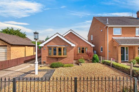 2 bedroom detached bungalow for sale, Cransley Hill, Kettering NN14