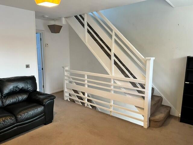House in Cowley - View 3