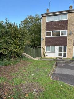4 bedroom end of terrace house for sale