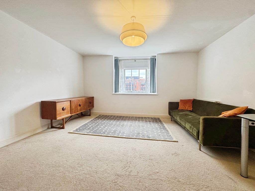 Apartment in Didsbury - View 3