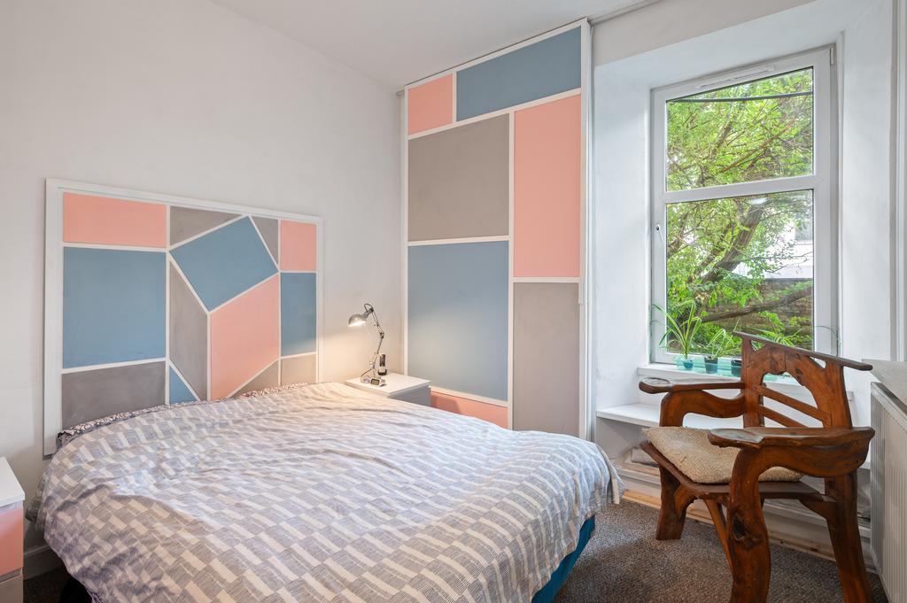 Apartment in Edinburgh, Lorne, Leith Central - More