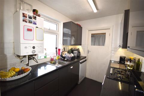 3 bedroom maisonette to rent, Dorset Road, Mitcham CR4