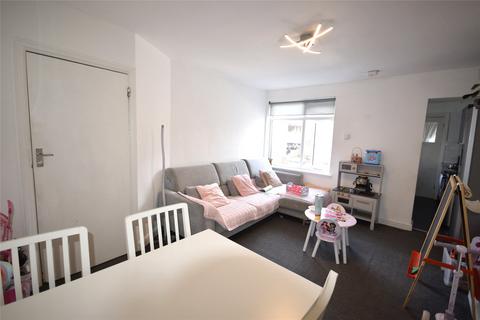 3 bedroom maisonette to rent, Dorset Road, Mitcham CR4