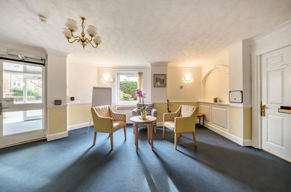 Apartment in Oxfordshire - View 4