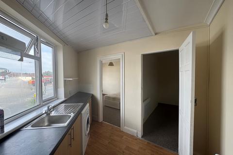1 bedroom flat to rent, No Deposit Option, Rush Green Rd, Romford, RM7