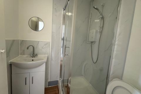 1 bedroom flat to rent, No Deposit Option, Rush Green Rd, Romford, RM7