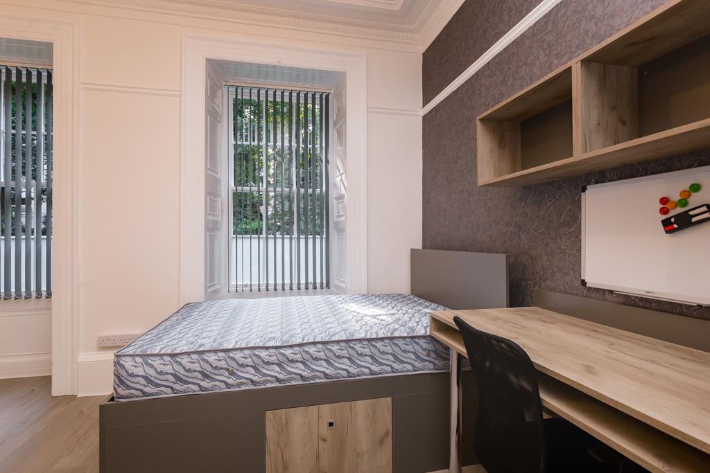 Apartment in Newcastle upon Tyne, Tyne and Wear - View 4