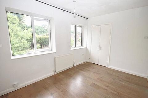 2 bedroom maisonette for sale, Twickenham Road, Hanworth, Feltham, TW13