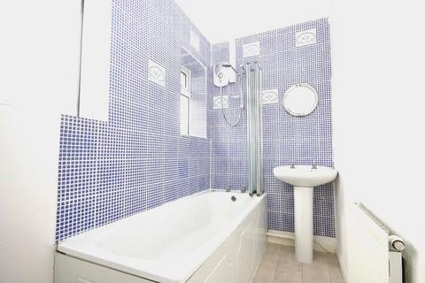 2 bedroom maisonette for sale, Twickenham Road, Hanworth, Feltham, TW13