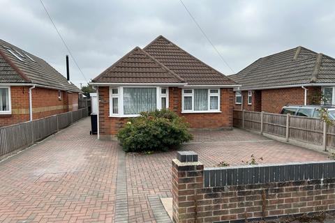 2 bedroom detached bungalow for sale, Ivor Close, Holbury SO45