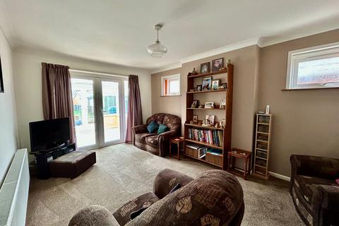 2 bedroom detached bungalow for sale, Ivor Close, Holbury SO45