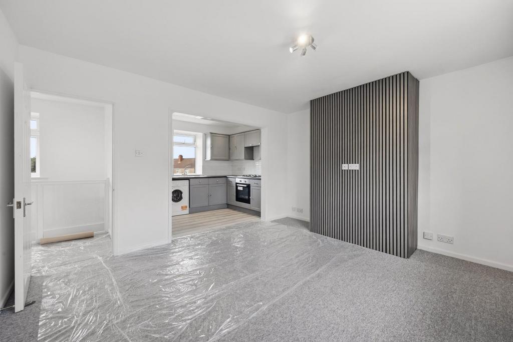 Apartment in Bristol - View 3