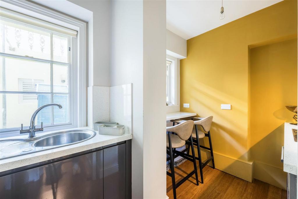 Apartment in Hove - View 5