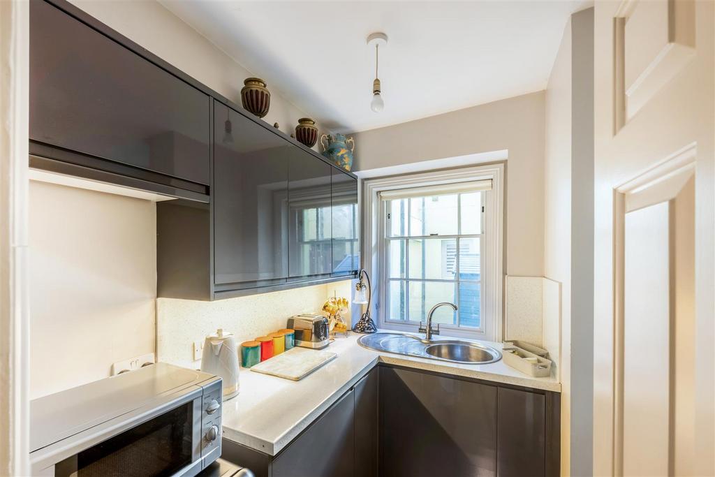 Apartment in Hove - More