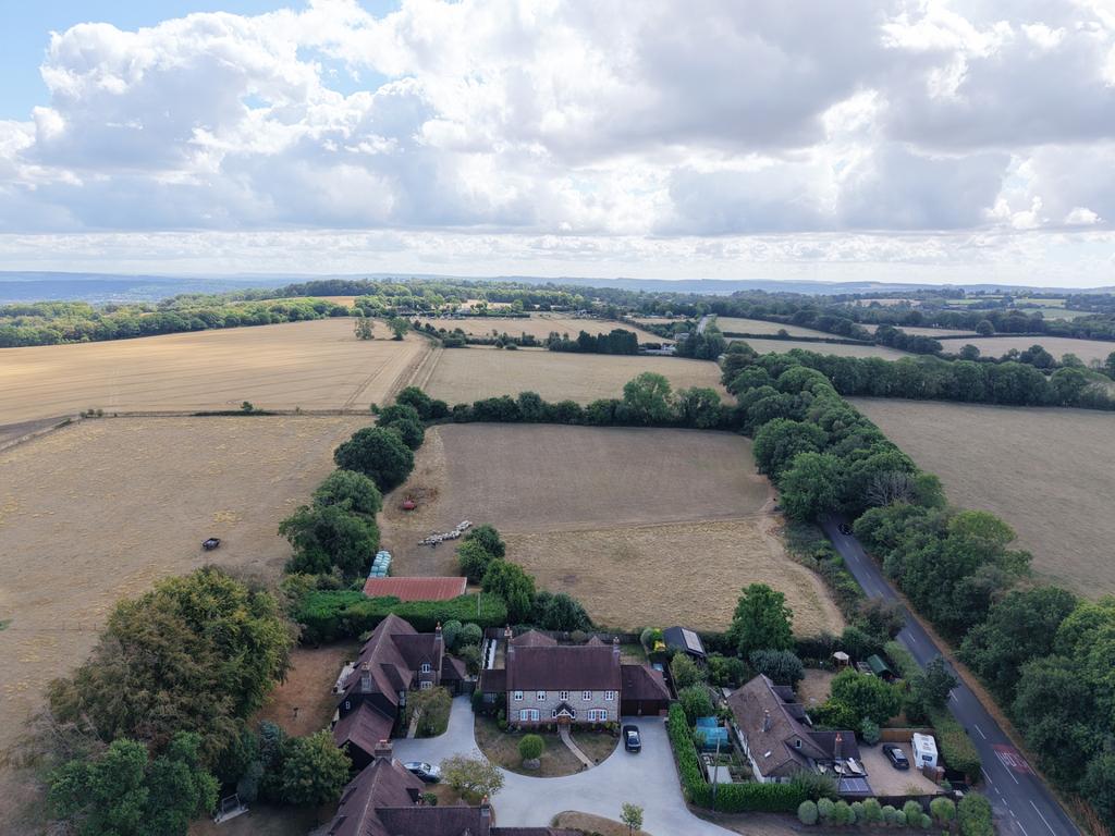 Petersfield Road, Froxfield, GU32 - View 3