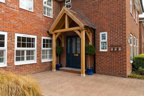 4 bedroom detached house for sale, Church Street, Burham