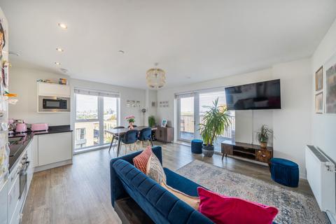 2 bedroom apartment for sale, Bowen Drive, London