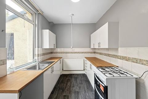 2 bedroom terraced house to rent, Trilby Street, Wakefield, WF1