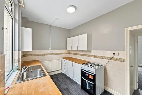 2 bedroom terraced house to rent, Trilby Street, Wakefield, WF1