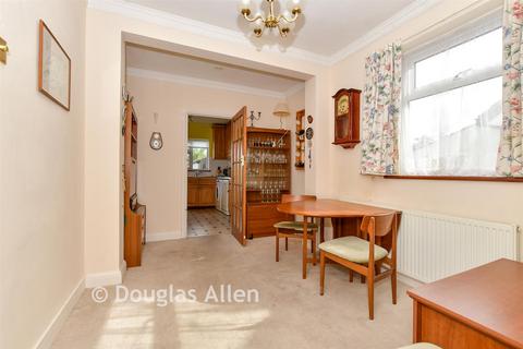 5 bedroom chalet for sale, Lodge Lane, Romford RM5