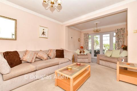 5 bedroom chalet for sale, Lodge Lane, Romford RM5
