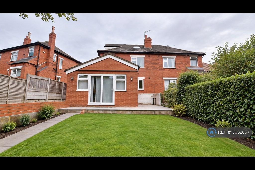 House in Leeds - View 2