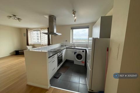 2 bedroom flat to rent, City View, Ilford, IG1