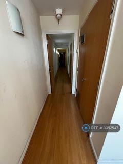 2 bedroom flat to rent, City View, Ilford, IG1